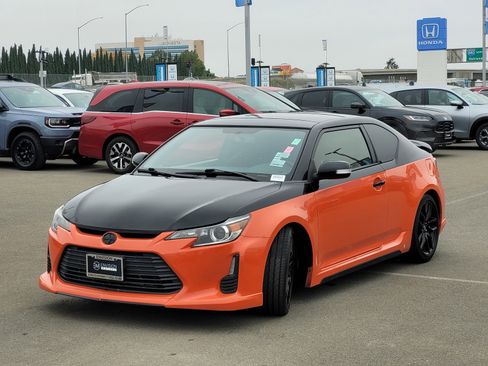 Used 2015 Scion tC image 8