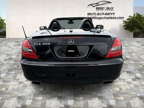 Used 2011 Mercedes-Benz SLK 300 image 11