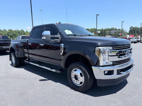 Used 2019 Ford F350 Lariat w/ Chrome Package AWD/4WD image 2
