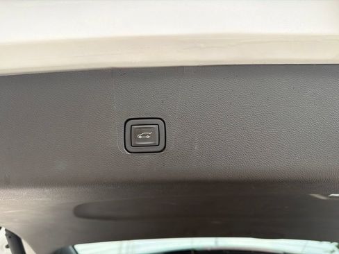 Used 2023 Chevrolet Traverse RS w/ LPO, Floor Liner Package AWD/4WD image 14