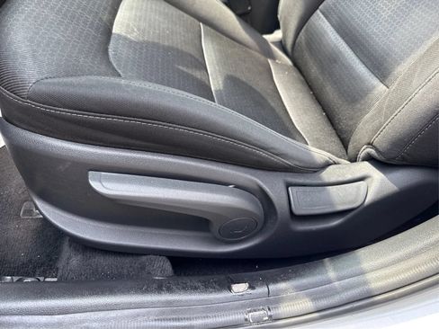 Used 2018 Hyundai Elantra Value Edition FWD image 18