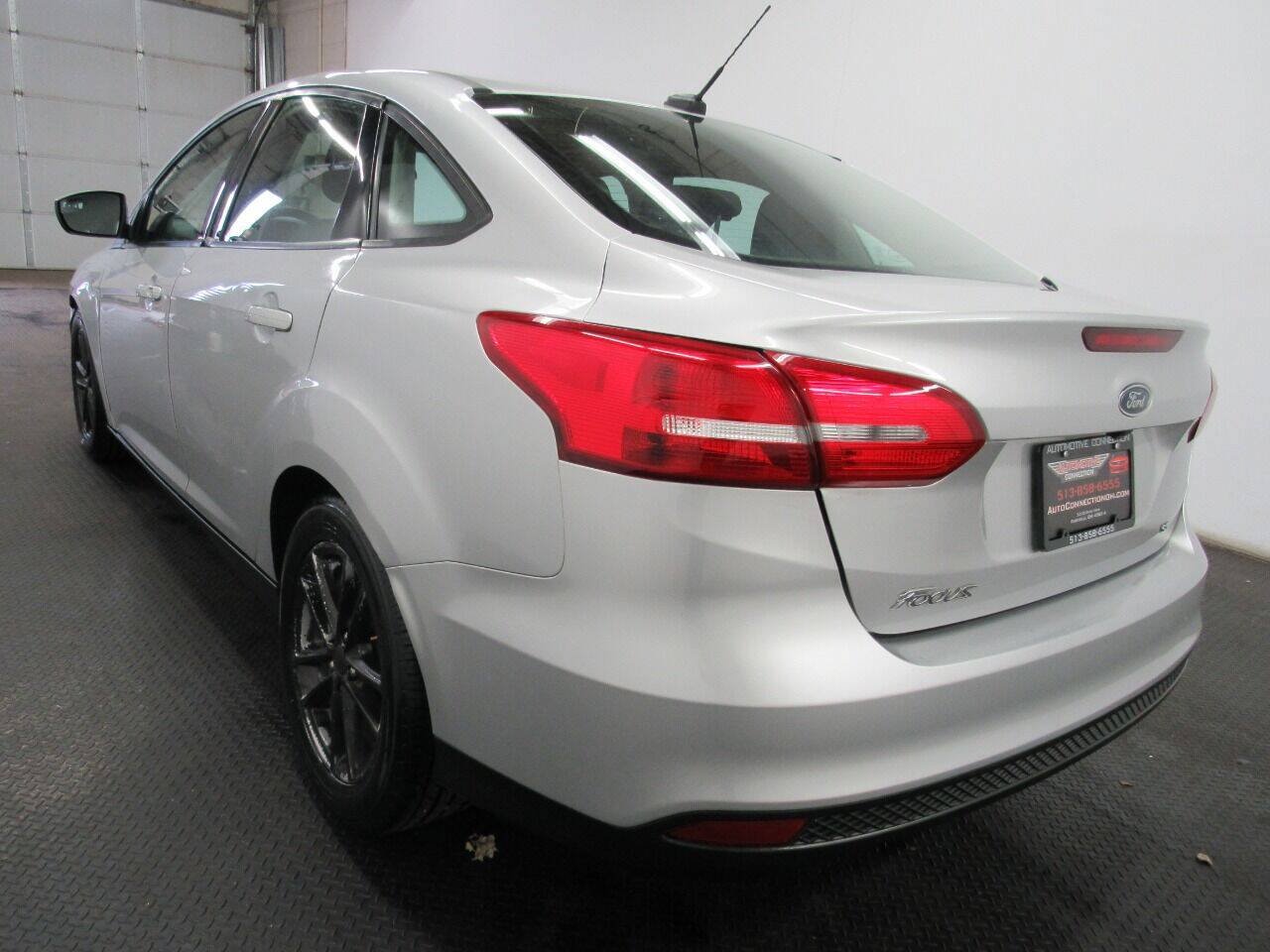 Used 2018 Ford Focus SE FWD image 5