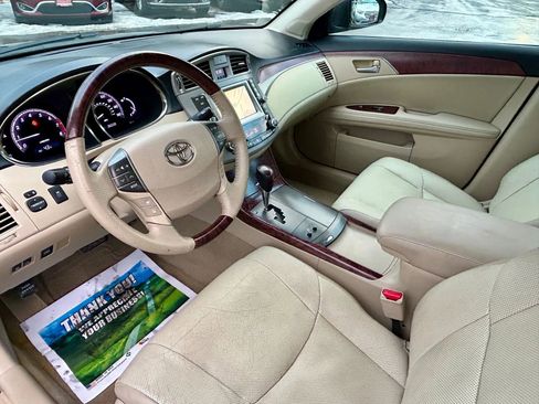 Used 2012 Toyota Avalon Limited image 2