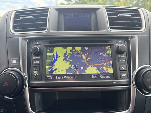 Used 2013 Toyota Highlander Limited AWD/4WD image 24