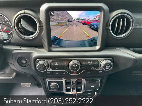 Used 2020 Jeep Gladiator Overland AWD/4WD image 15