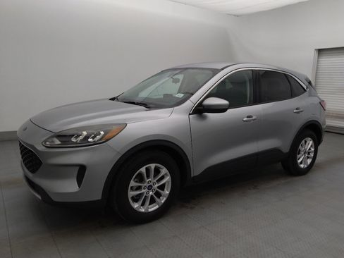 Used 2021 Ford Escape SE image 2