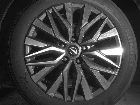 Used 2025 Nissan Altima 2.5 SV image 14