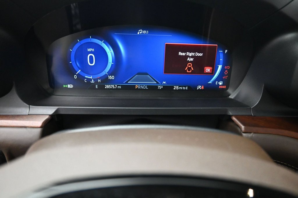 Used 2023 Ford Explorer King Ranch w/ Technology Package AWD/4WD image 9