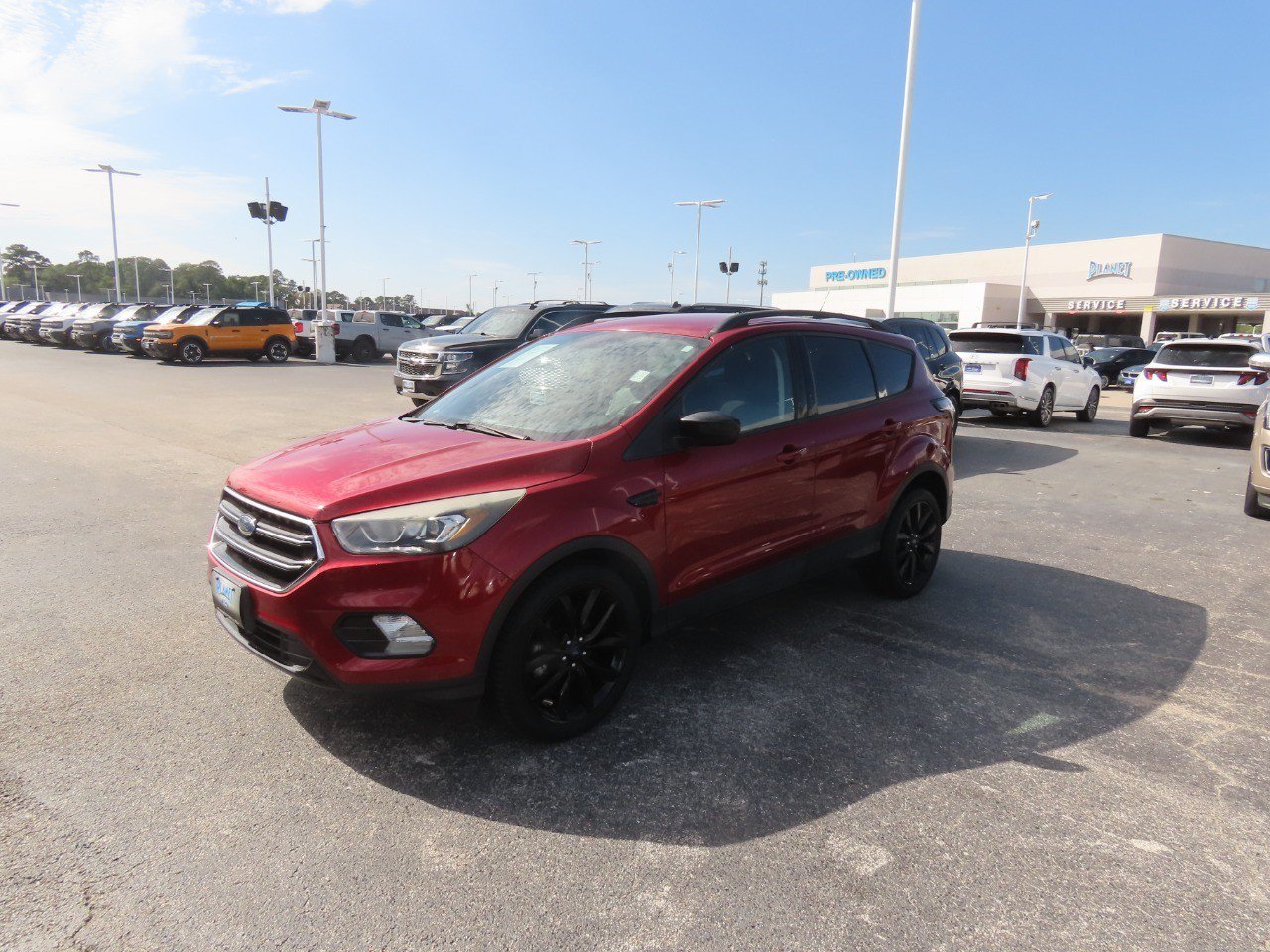 Used 2018 Ford Escape SE w/ SE Sport Appearance Package FWD image 2