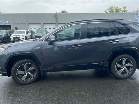 Used 2021 Toyota RAV4 SE w/ Weather & Moonroof Package AWD/4WD image 5