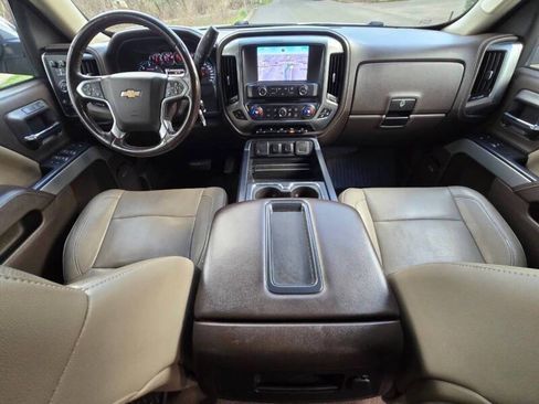 Used 2015 Chevrolet Silverado 1500 LTZ Z71 w/ LTZ Plus Package AWD/4WD image 12