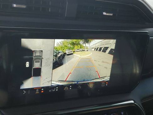 Used 2024 GMC Sierra 1500 AT4 w/ Technology Package AWD/4WD image 22