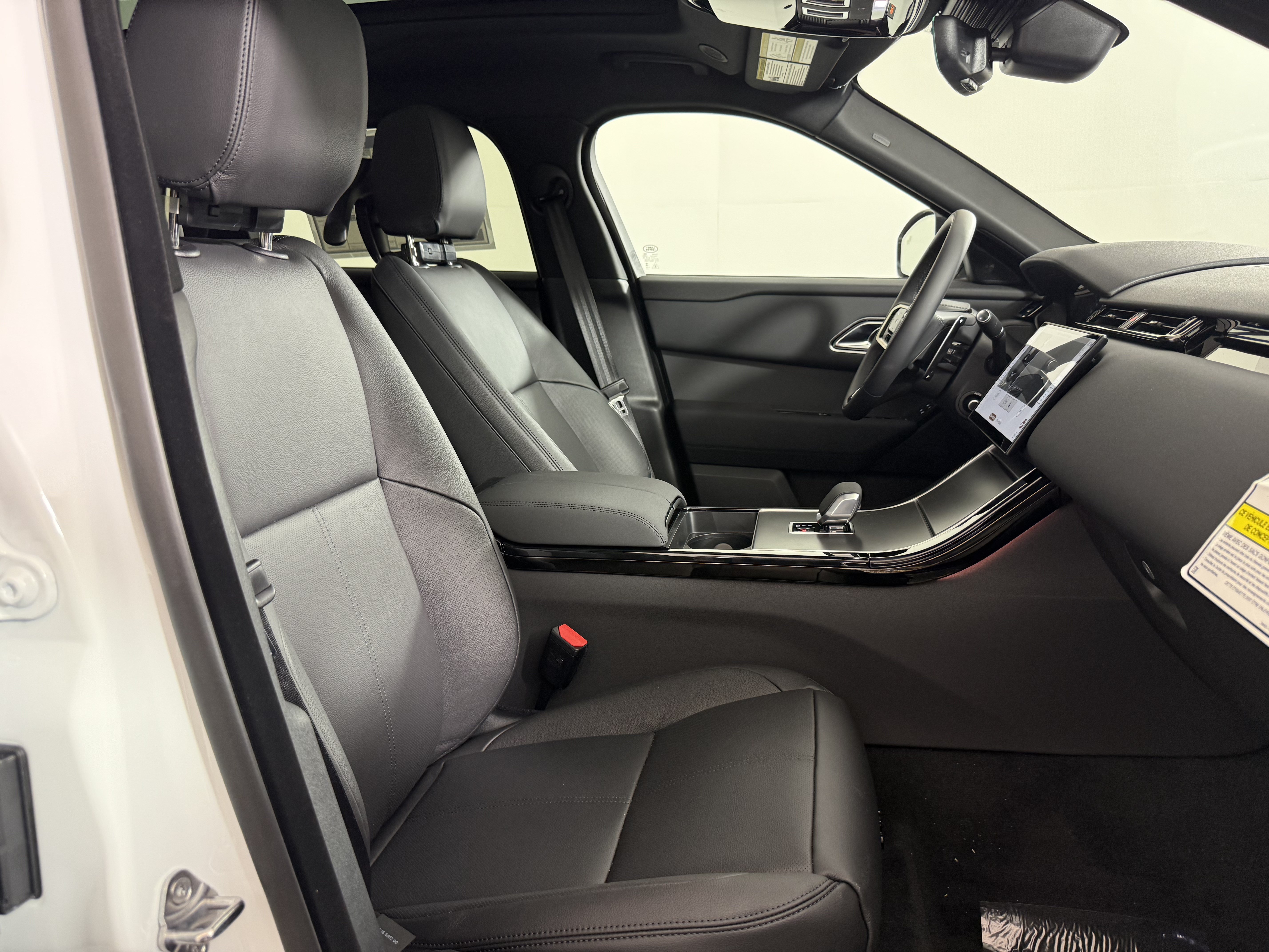 New 2026 Land Rover Range Rover Velar S AWD/4WD image 25