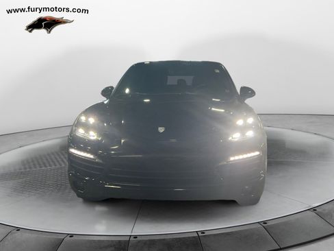 Used 2014 Porsche Cayenne S image 8