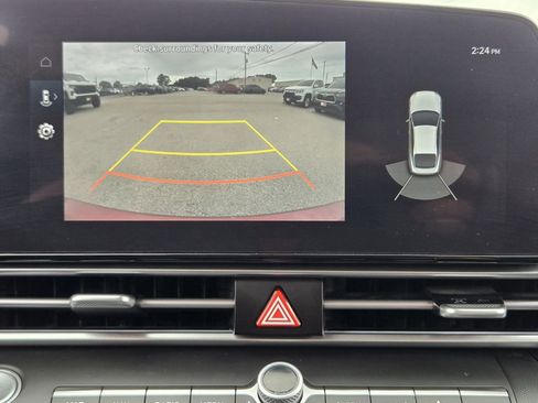Used 2023 Hyundai Elantra Limited FWD image 16