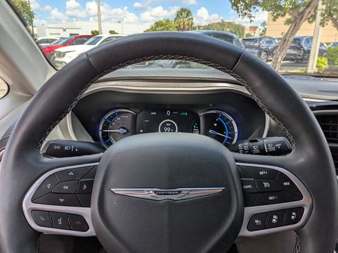 Used 2024 Chrysler Pacifica Limited FWD image 27