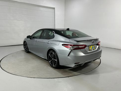 Used 2019 Toyota Camry XSE FWD image 21