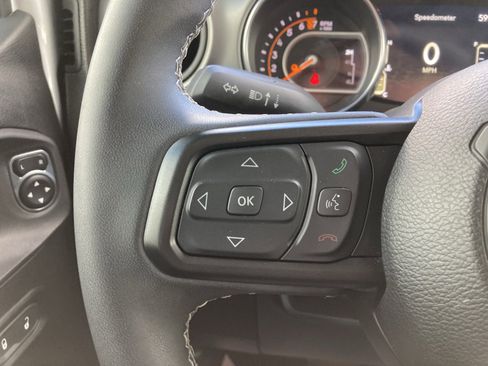 Used 2023 Jeep Gladiator Sport image 17