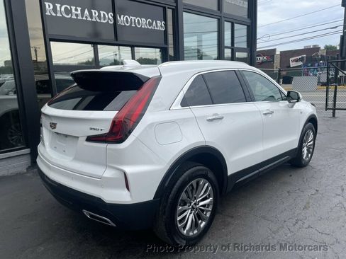 Used 2024 Cadillac XT4 Premium Luxury AWD/4WD image 6