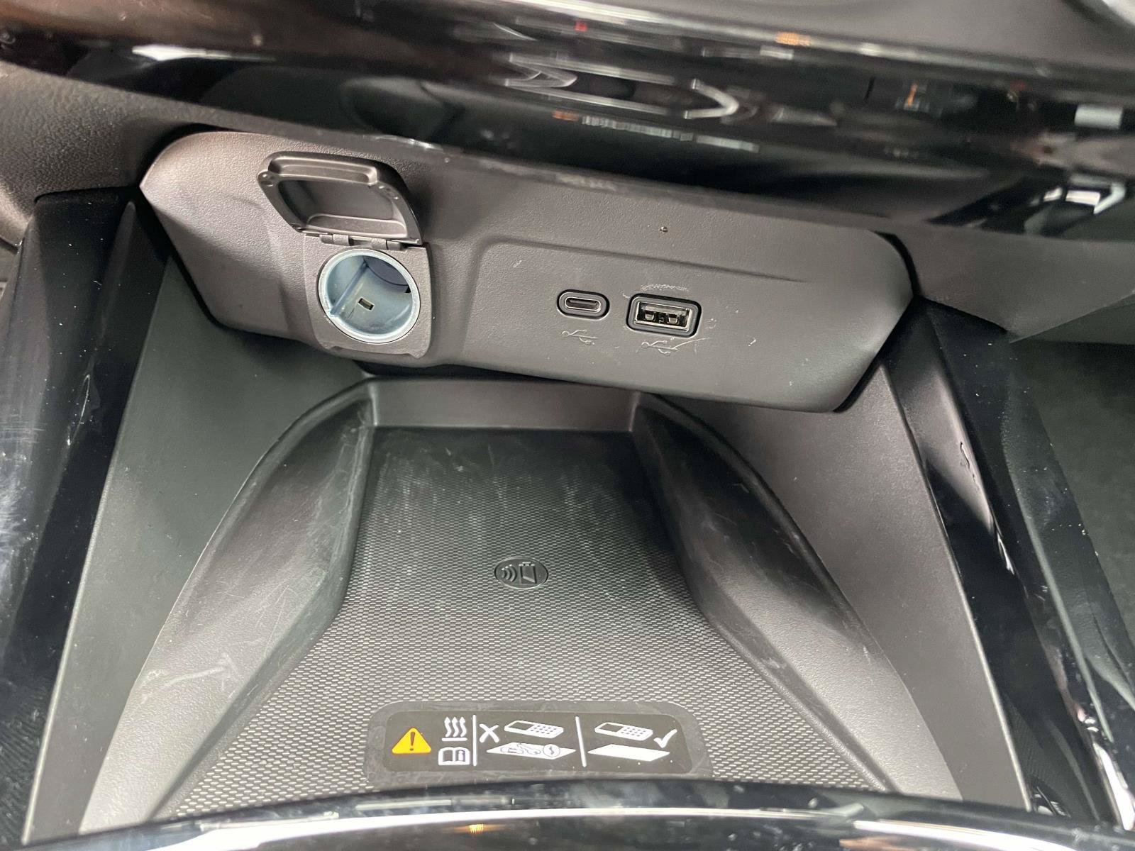 Used 2026 Chevrolet Trax RS w/ Sunroof Package FWD image 30