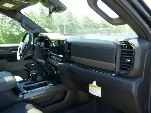 New 2026 Chevrolet Silverado 1500 ZR2 w/ Dark Appearance Package AWD/4WD image 13