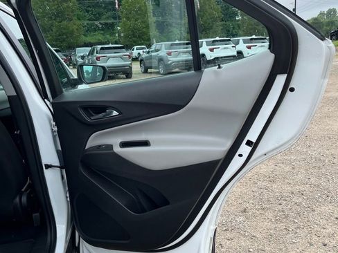 Used 2021 Chevrolet Equinox LS image 25