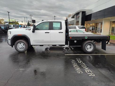 Used 2024 GMC Sierra 3500 Pro image 4