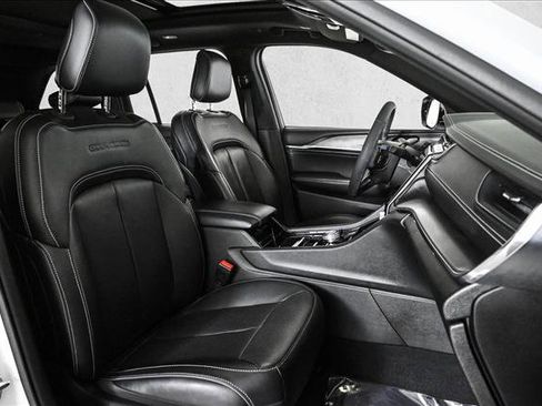 Used 2023 Jeep Grand Cherokee Overland image 21