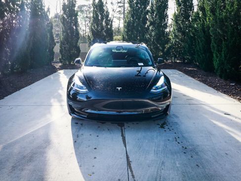 Used 2022 Tesla Model 3 Performance image 3