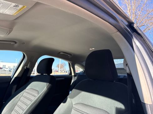 Used 2018 Ford Fusion SE image 22