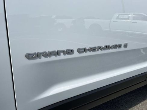 New 2026 Jeep Grand Cherokee Laredo AWD/4WD image 13