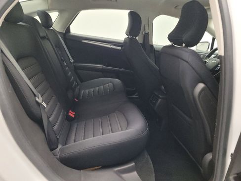 Used 2015 Ford Fusion SE FWD image 19