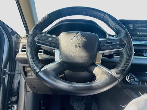 Used 2023 Mitsubishi Outlander SE AWD/4WD image 12