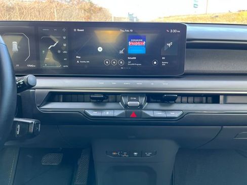 Used 2024 Kia EV9 Wind image 25