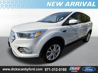 Used 2017 Ford Escape SE video 1