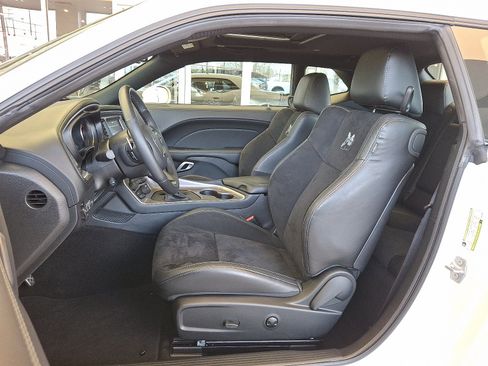 Used 2022 Dodge Challenger R/T Scat Pack w/ Plus Package RWD image 10