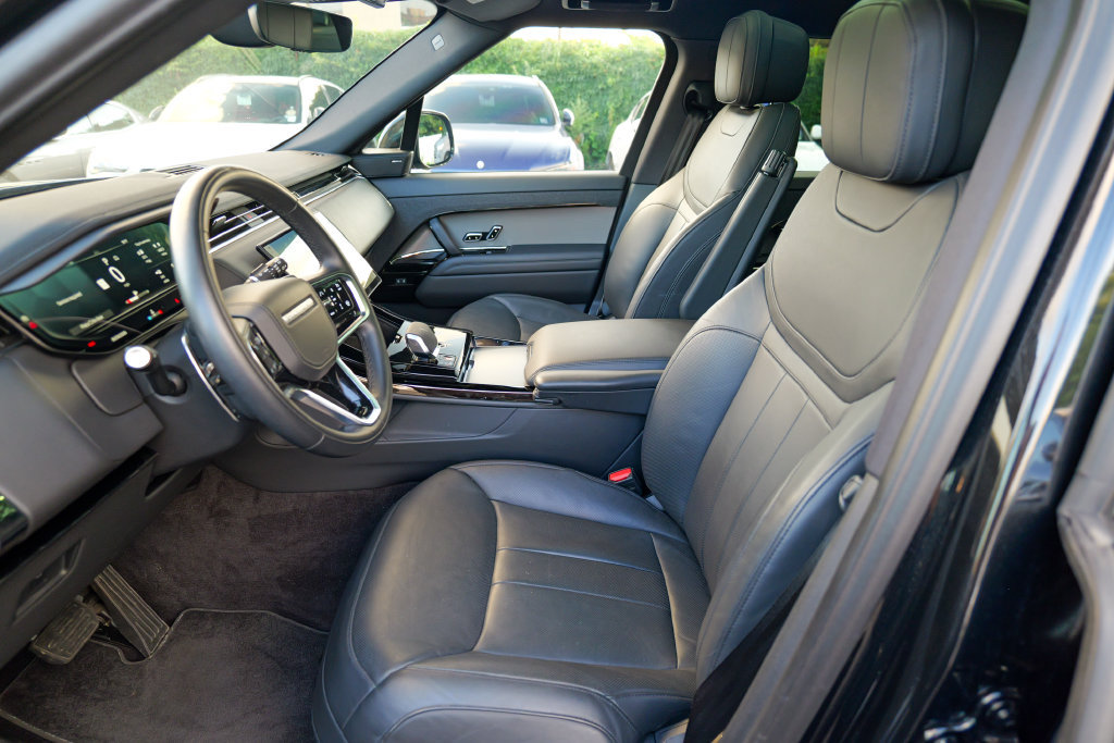 Used 2025 Land Rover Range Rover Sport SE AWD/4WD image 22