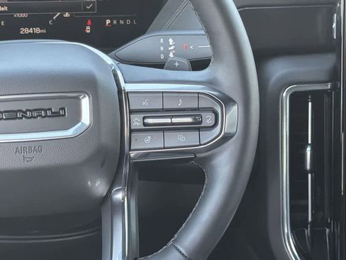 Used 2025 GMC Yukon Denali image 12