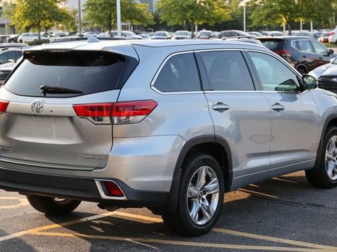 Used 2017 Toyota Highlander Limited AWD/4WD image 30