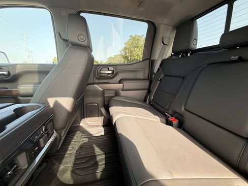 Used 2019 GMC Sierra 1500 SLT w/ SLT Premium Plus Package AWD/4WD image 33