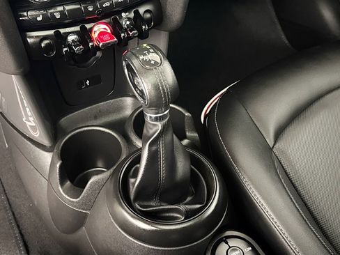 Used 2019 MINI Cooper 4-Door Hardtop image 27