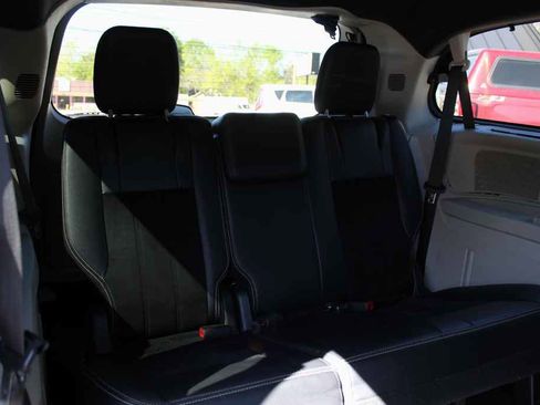 Used 2016 Dodge Grand Caravan SXT image 23