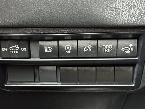 Used 2023 Toyota Tundra Limited image 43