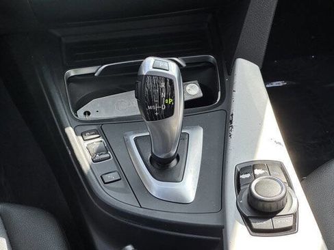 Used 2017 BMW 320i 320i 4dr Sedan image 18