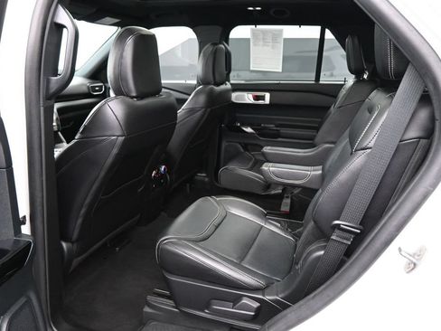 Used 2023 Ford Explorer ST w/ Equipment Group 401A AWD/4WD image 17