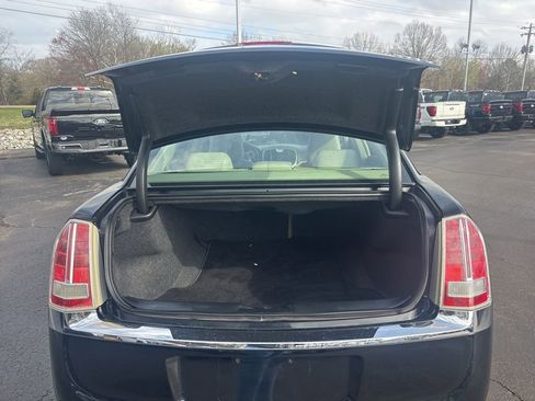 Used 2012 Chrysler 300 C image 12