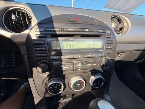 Used 2009 MAZDA MX-5 Miata Touring image 19