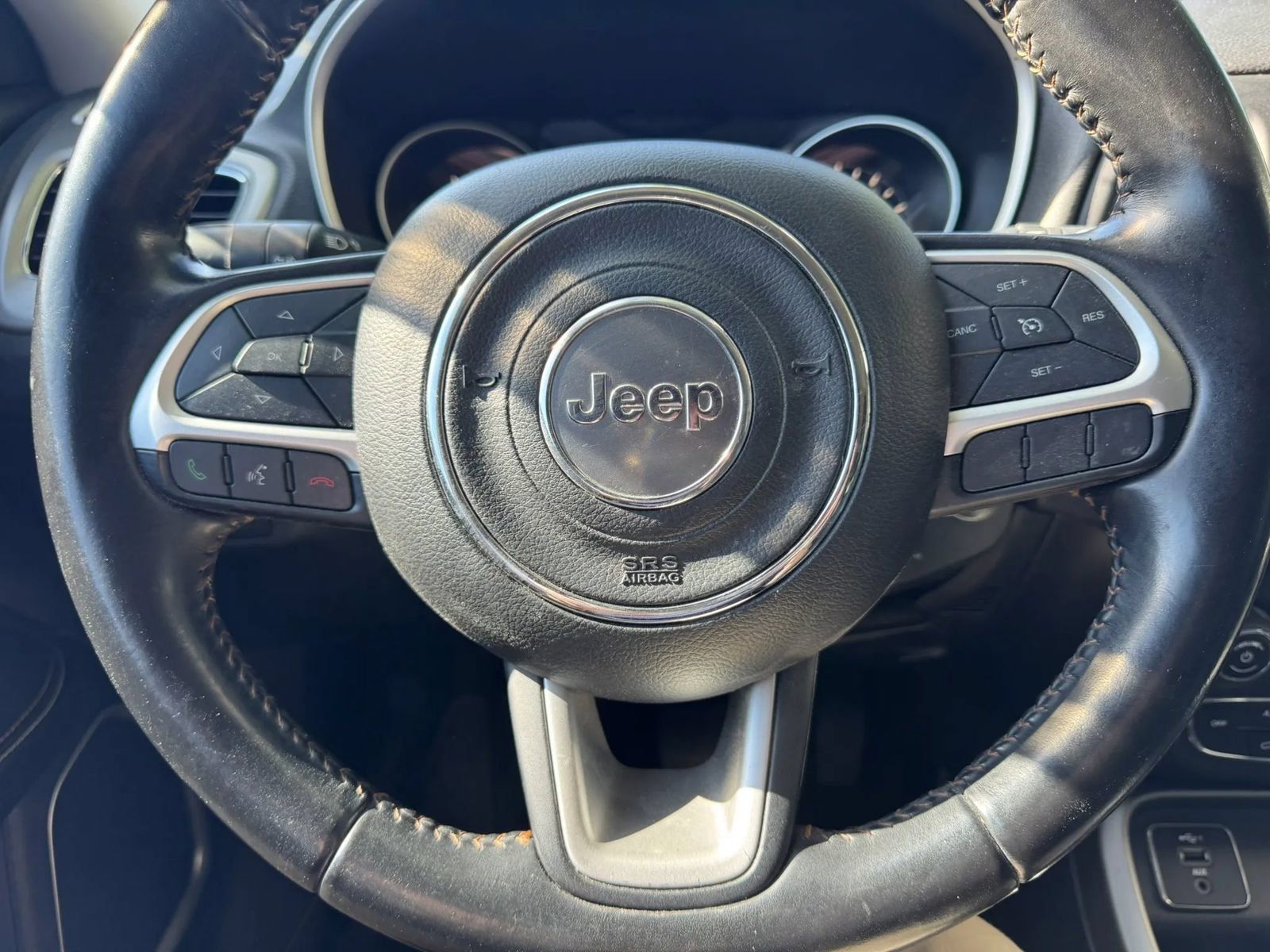 Used 2020 Jeep Compass Latitude w/ Popular Equipment Group FWD image 27