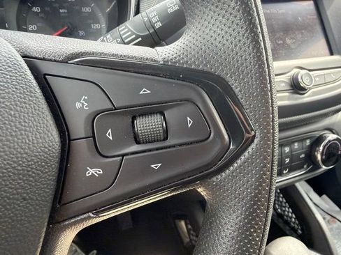 Used 2023 Chevrolet TrailBlazer LT FWD image 38