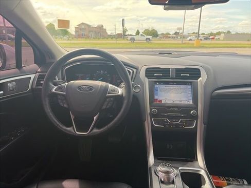 Used 2019 Ford Fusion SEL FWD image 14